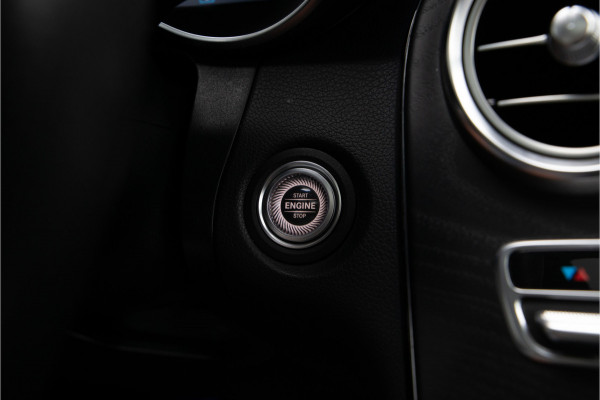 Mercedes-Benz GLC 300d 4MATIC Premium AMG, Distronic, Pano, Trekhaak, Digital Cockpit, Nightpakket, Facelift