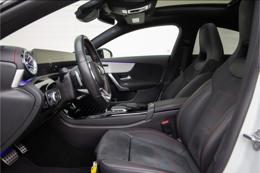 Mercedes-Benz CLA-Klasse 250 e AMG Premium Plus, Pano, Head-up, Distronic, Nightpakket