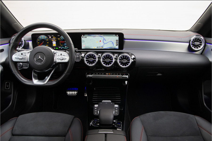Mercedes-Benz CLA-Klasse 250 e AMG Premium Plus, Pano, Head-up, Distronic, Nightpakket