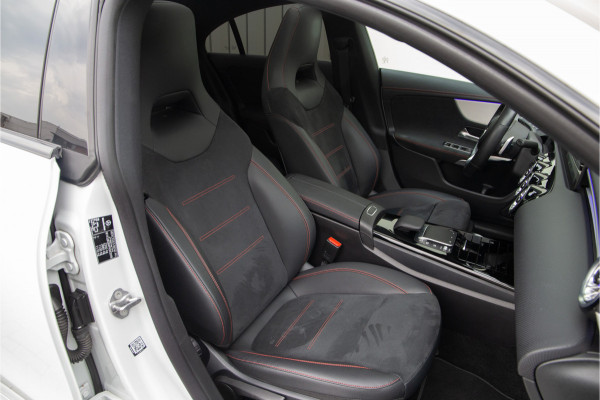 Mercedes-Benz CLA-Klasse 250 e AMG Premium Plus, Pano, Head-up, Distronic, Nightpakket