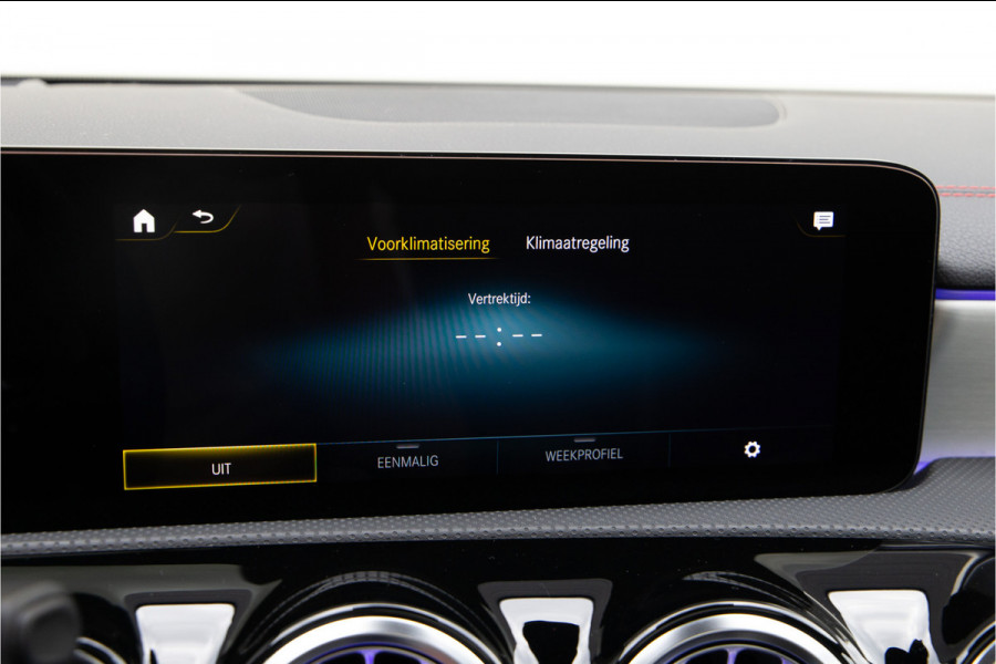 Mercedes-Benz CLA-Klasse 250 e AMG Premium Plus, Pano, Head-up, Distronic, Nightpakket