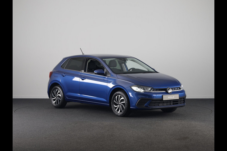 Volkswagen Polo GP Life Edition 1.0 95 pk 5 versn. Hand | 15" LM | Stoelverwarming | Camera |