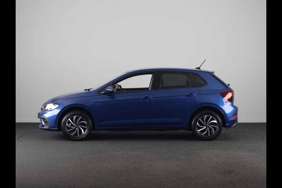 Volkswagen Polo GP Life Edition 1.0 95 pk 5 versn. Hand | 15" LM | Stoelverwarming | Camera |
