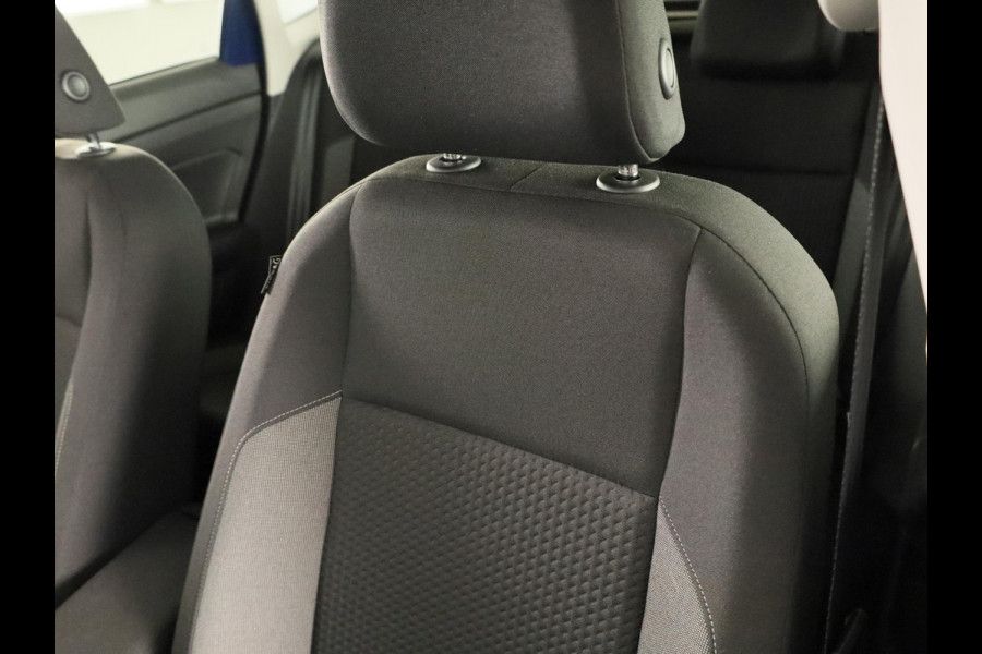 Volkswagen Polo GP Life Edition 1.0 95 pk 5 versn. Hand | 15" LM | Stoelverwarming | Camera |