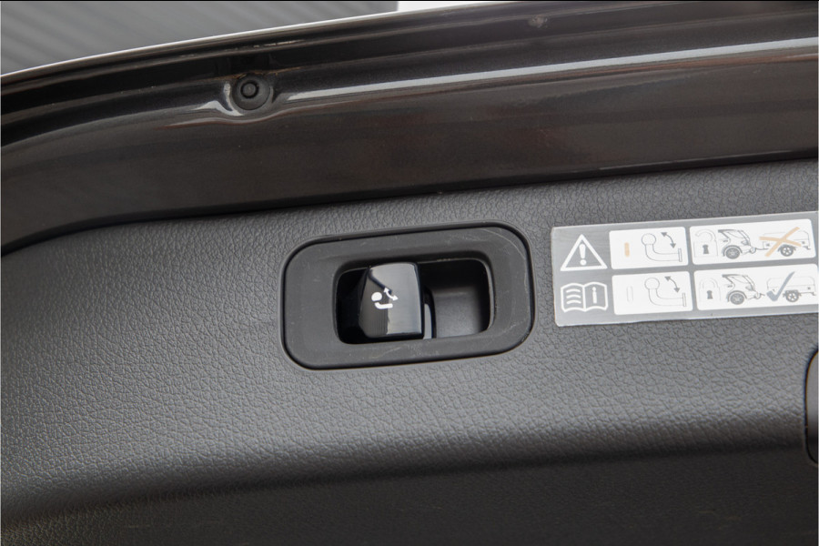 Mercedes-Benz C-Klasse Estate 300 e AMG Premium, Massage, Distronic, Pano, Trekhaak, Carplay, Hybrid 2023