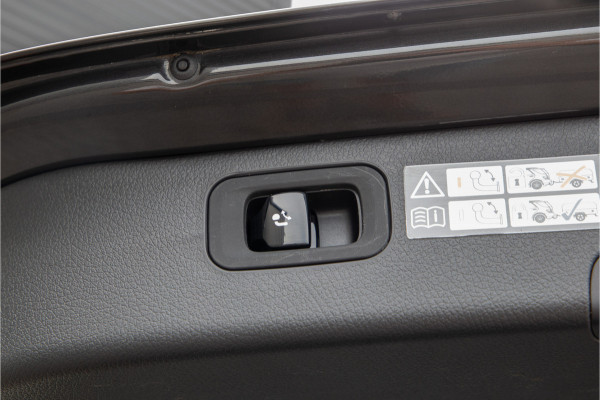 Mercedes-Benz C-Klasse Estate 300 e AMG Premium, Massage, Distronic, Pano, Trekhaak, Carplay, Hybrid 2023