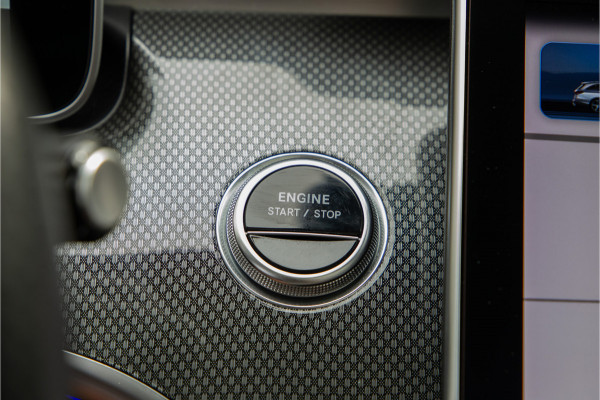 Mercedes-Benz C-Klasse Estate 300 e AMG Premium, Massage, Distronic, Pano, Trekhaak, Carplay, Hybrid 2023