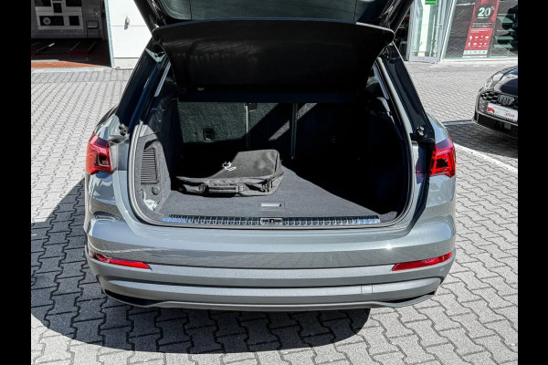 Audi Q3 45 Tfsi-e ** MATRIX, VIRTUAL, PANORAMA, TREKH, ACC, KEYLESS, 17-inch LMV ** 1e EIG - UNFALLFREI ** ** INFORMEER OOK NAAR ONZE AANTREKKELIJKE FINANCIAL-LEASE TARIEVEN **