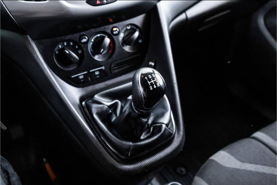 Ford Transit Connect 1.5 TDCI | Camera | Navigatie | Imperiaal | Trekhaak | 3-Zitter | Airco | Cruise control | Orig. NL Auto | Nieuwe APK | Euro 6
