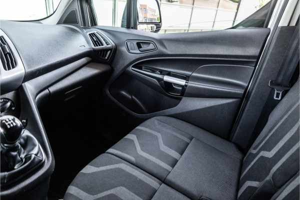 Ford Transit Connect 1.5 TDCI | Camera | Navigatie | Imperiaal | Trekhaak | 3-Zitter | Airco | Cruise control | Orig. NL Auto | Nieuwe APK | Euro 6