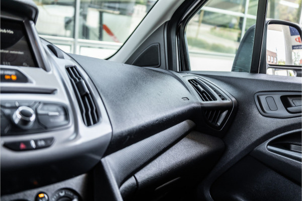 Ford Transit Connect 1.5 TDCI | Camera | Navigatie | Imperiaal | Trekhaak | 3-Zitter | Airco | Cruise control | Orig. NL Auto | Nieuwe APK | Euro 6