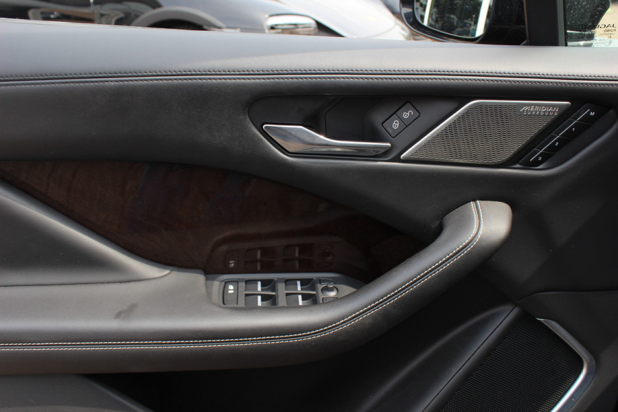 Jaguar I-PACE EV400 First Edition 90 kWh / SoH 82% / Full option! / Panoramadak / 360Camera / Head-up / 20'' / Luchtvering / Leder / Meridian / Stoel+Stuurverwarming / 4zone Airco / DAB / Dodehoek / ACC