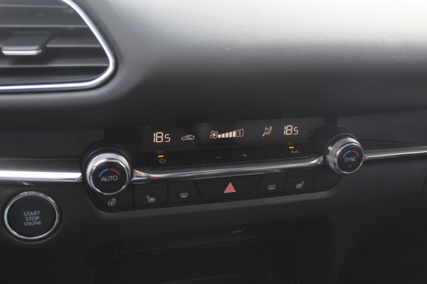 Mazda CX-30 2.0 e-SkyActiv-X M Hybrid Luxury / NL Auto! / Full option! / Trekhaak / Schuifdak / 360Camera / Head-up / Leder / Keyless / 18'' / CarPlay / Bose / Stuur+Stoelverwarming / Dodehoek / DAB / ACC