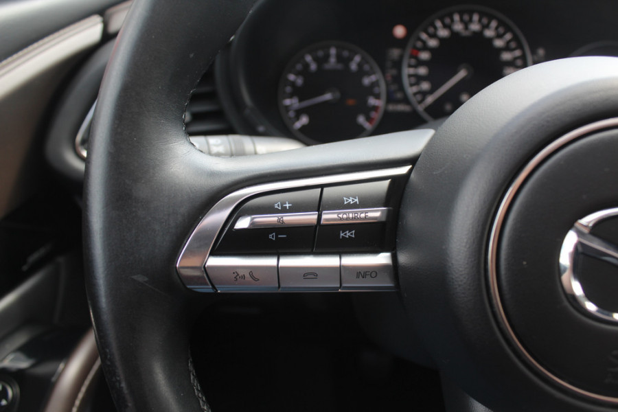 Mazda CX-30 2.0 e-SkyActiv-X M Hybrid Luxury / NL Auto! / Full option! / Trekhaak / Schuifdak / 360Camera / Head-up / Leder / Keyless / 18'' / CarPlay / Bose / Stuur+Stoelverwarming / Dodehoek / DAB / ACC