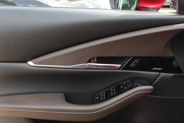 Mazda CX-30 2.0 e-SkyActiv-X M Hybrid Luxury / NL Auto! / Full option! / Trekhaak / Schuifdak / 360Camera / Head-up / Leder / Keyless / 18'' / CarPlay / Bose / Stuur+Stoelverwarming / Dodehoek / DAB / ACC