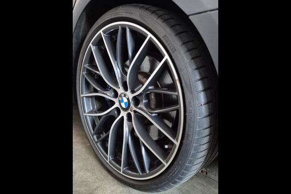 BMW 4 Serie 420i Gran Coupé M Sport Individual MAT Grey Orig BMW Performance 20inch Apple CarPlay High Executive BTW AUTO