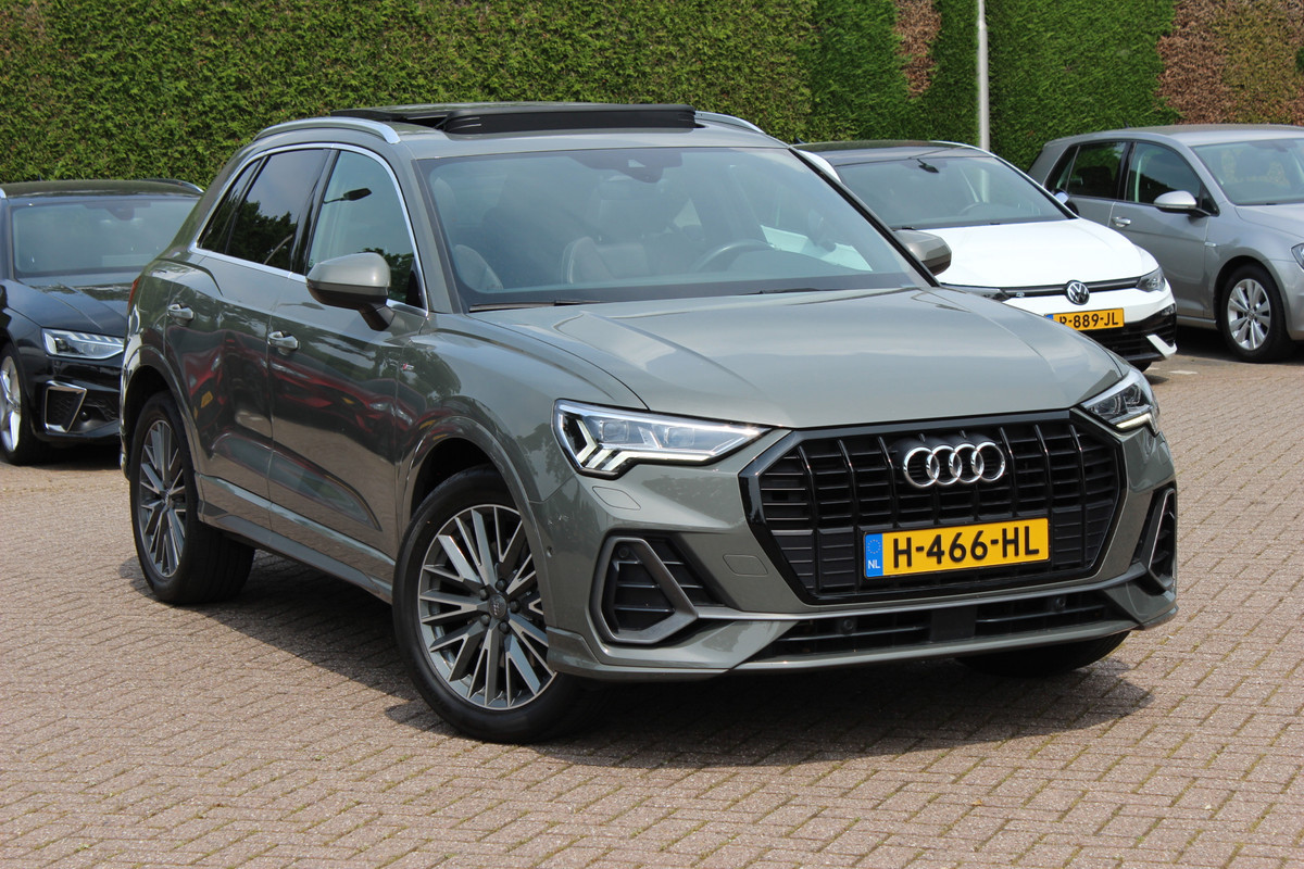 Audi Q3 45 TFSI quattro S Line edition one / Panoramadak / Camera / Keyless / B&O / Matrix LED / 19'' / CarPlay / Elektr. Stoelen / Sfeerverlichting / Dodehoek / DAB / Stoelverwarming / ACC