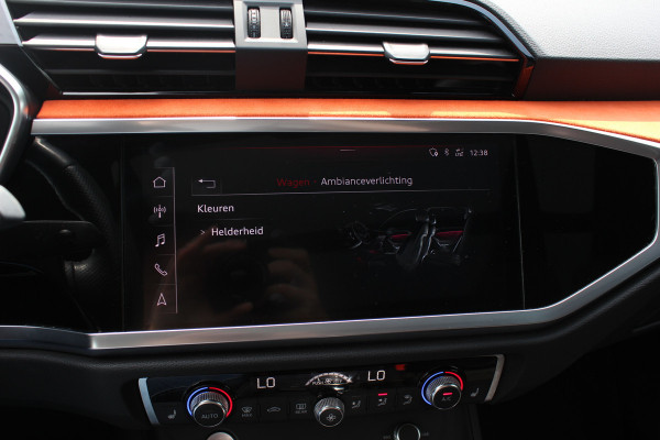 Audi Q3 45 TFSI quattro S Line edition one / Panoramadak / Camera / Keyless / B&O / Matrix LED / 19'' / CarPlay / Elektr. Stoelen / Sfeerverlichting / Dodehoek / DAB / Stoelverwarming / ACC