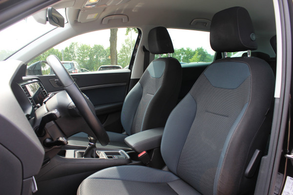 Seat Ateca 1.0 EcoTSI Style Business Intense / Camera / CarPlay / 17'' / Navigatie / DAB / ACC