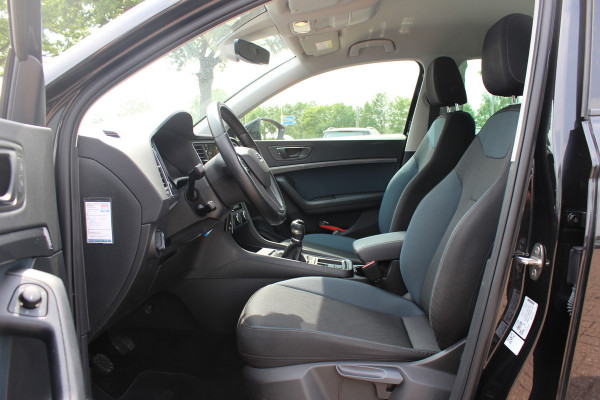 Seat Ateca 1.0 EcoTSI Style Business Intense / Camera / CarPlay / 17'' / Navigatie / DAB / ACC