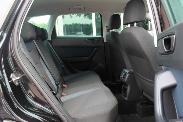 Seat Ateca 1.0 EcoTSI Style Business Intense / Camera / CarPlay / 17'' / Navigatie / DAB / ACC