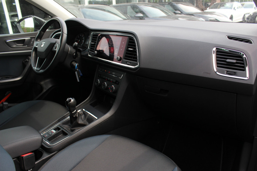Seat Ateca 1.0 EcoTSI Style Business Intense / Camera / CarPlay / 17'' / Navigatie / DAB / ACC
