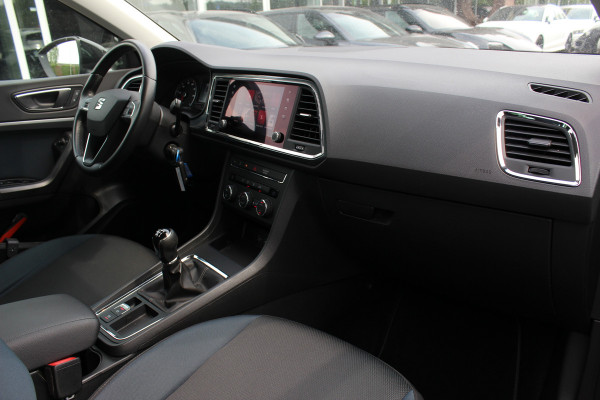 Seat Ateca 1.0 EcoTSI Style Business Intense / Camera / CarPlay / 17'' / Navigatie / DAB / ACC