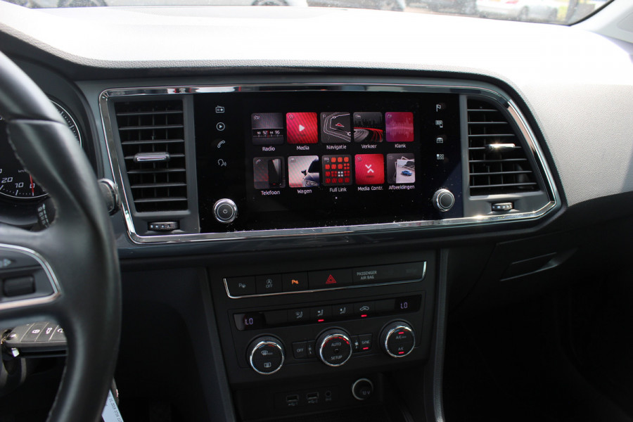 Seat Ateca 1.0 EcoTSI Style Business Intense / Camera / CarPlay / 17'' / Navigatie / DAB / ACC