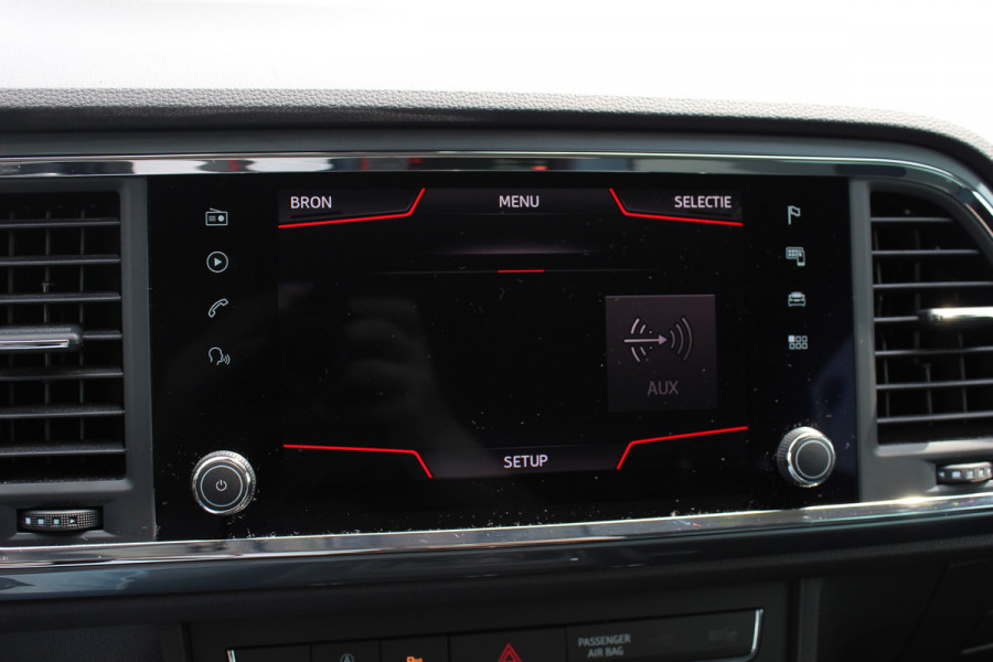 Seat Ateca 1.0 EcoTSI Style Business Intense / Camera / CarPlay / 17'' / Navigatie / DAB / ACC