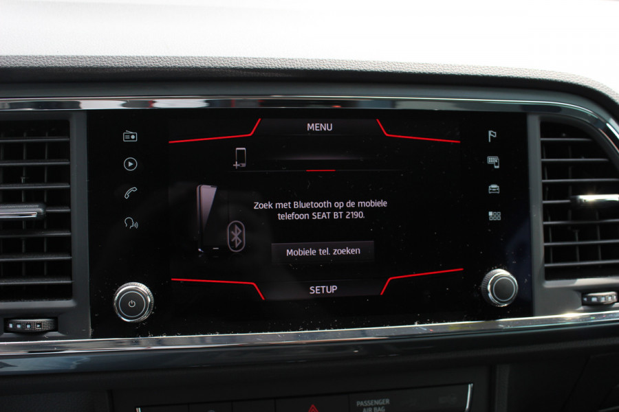 Seat Ateca 1.0 EcoTSI Style Business Intense / Camera / CarPlay / 17'' / Navigatie / DAB / ACC
