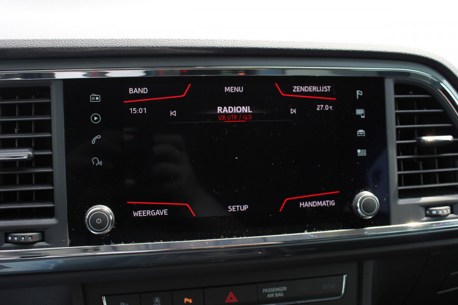 Seat Ateca 1.0 EcoTSI Style Business Intense / Camera / CarPlay / 17'' / Navigatie / DAB / ACC