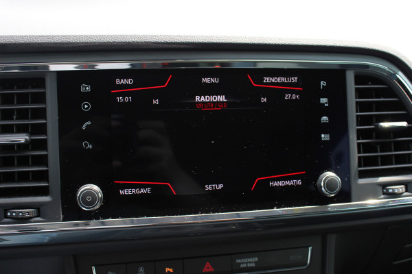 Seat Ateca 1.0 EcoTSI Style Business Intense / Camera / CarPlay / 17'' / Navigatie / DAB / ACC
