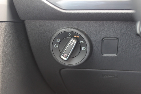 Seat Ateca 1.0 EcoTSI Style Business Intense / Camera / CarPlay / 17'' / Navigatie / DAB / ACC