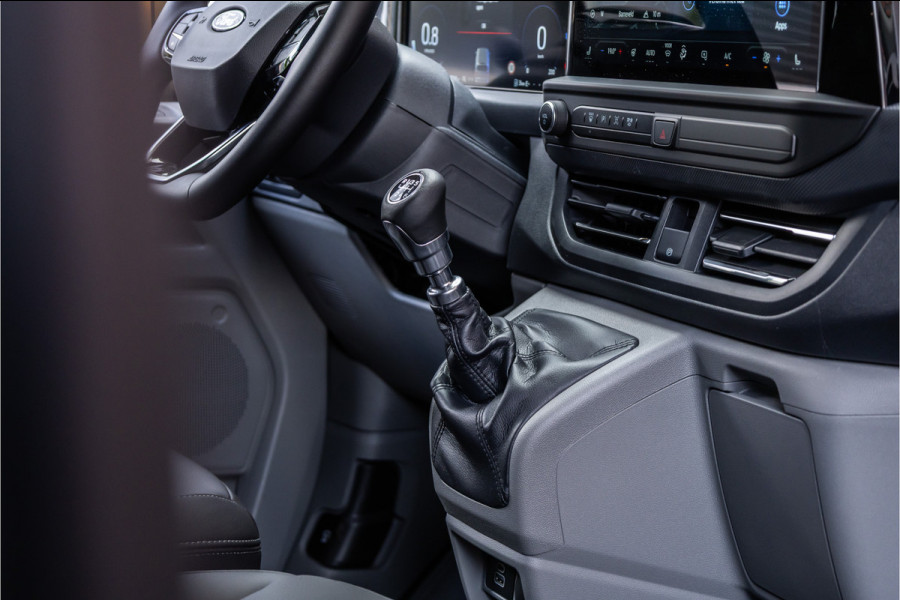 Ford Transit Custom 2.0 TDCI L2H1 SPORT 170 PK DC | BPM VRIJ | DUBBEL CABINE | 360 CAMERA | ACC | BLIS | NAVIGATIE | CARPLAY | LANE ASSIST | ELEK  TREKHAAK | 5-ZITTER | VERLENGDE FABRIEKSGARANTIE TOT12-2029
