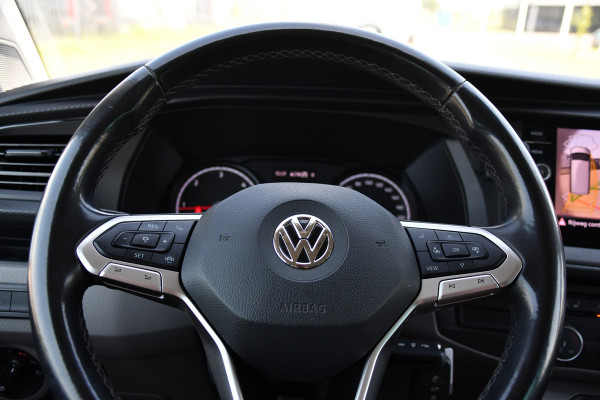 Volkswagen Transporter 2.0 TDI L2H1 DC 4Motion Black Edition Camera, Adaptieve Cruise, Carplay, LED, 4x4, Stoelverwarming, Automaat, Trekhaak, 199pk, Uniek!