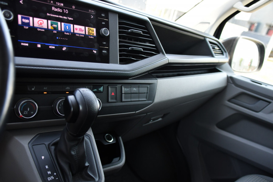 Volkswagen Transporter 2.0 TDI L2H1 DC 4Motion Black Edition Camera, Adaptieve Cruise, Carplay, LED, 4x4, Stoelverwarming, Automaat, Trekhaak, 199pk, Uniek!