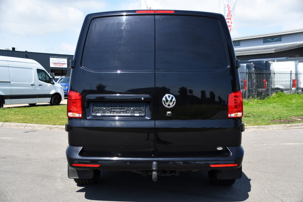 Volkswagen Transporter 2.0 TDI L2H1 DC 4Motion Black Edition Camera, Adaptieve Cruise, Carplay, LED, 4x4, Stoelverwarming, Automaat, Trekhaak, 199pk, Uniek!