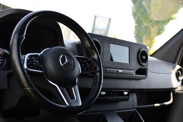 Mercedes-Benz Sprinter 319 V6 3.0 CDI L2H2 Black Edition Camera, Cruise, Carplay, LED, Automaat, 190pk, Multimedia, Lederstuur, Uniek!
