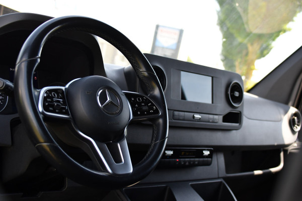 Mercedes-Benz Sprinter 319 V6 3.0 CDI L2H2 Black Edition Camera, Cruise, Carplay, LED, Automaat, 190pk, Multimedia, Lederstuur, Uniek!