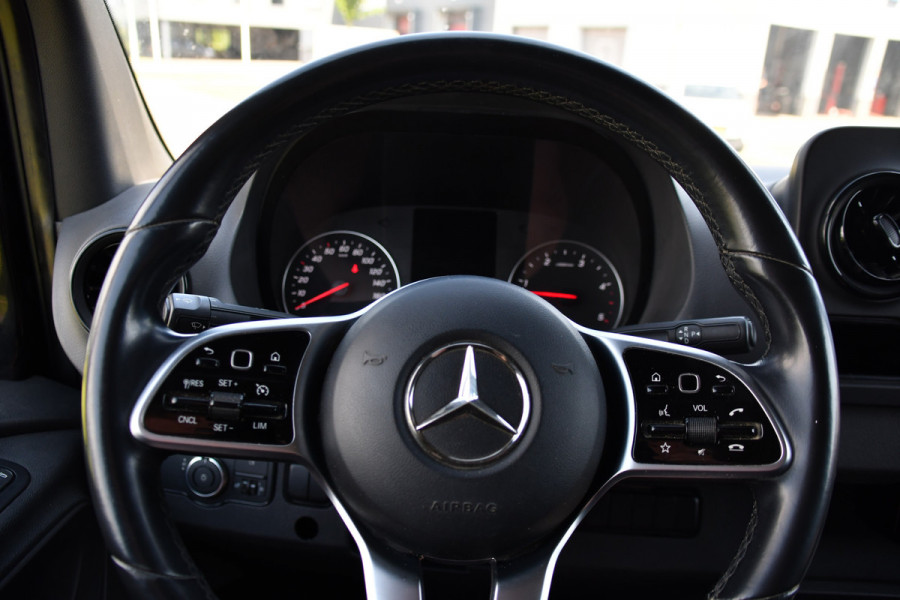 Mercedes-Benz Sprinter 319 V6 3.0 CDI L2H2 Black Edition Camera, Cruise, Carplay, LED, Automaat, 190pk, Multimedia, Lederstuur, Uniek!