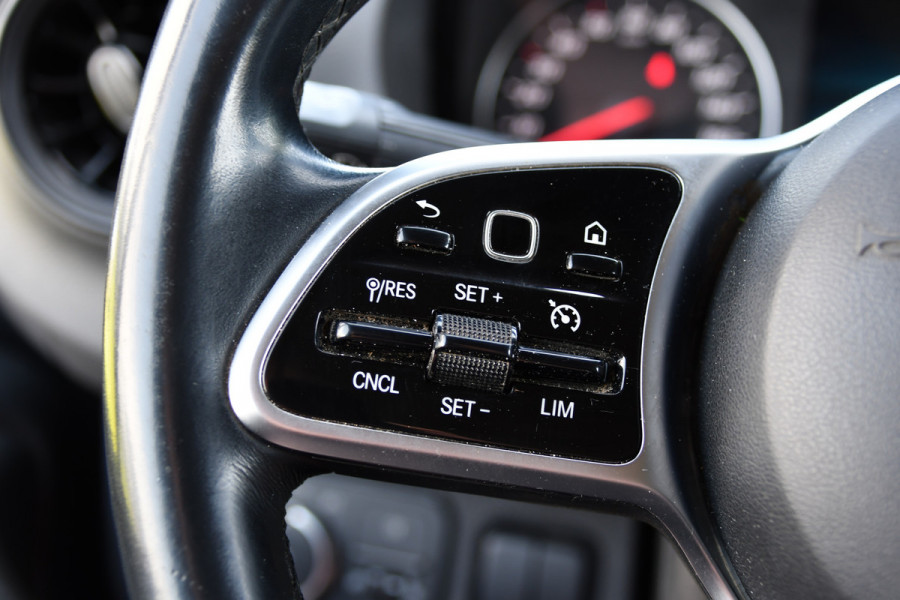 Mercedes-Benz Sprinter 319 V6 3.0 CDI L2H2 Black Edition Camera, Cruise, Carplay, LED, Automaat, 190pk, Multimedia, Lederstuur, Uniek!