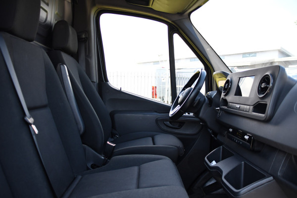Mercedes-Benz Sprinter 319 V6 3.0 CDI L2H2 Black Edition Camera, Cruise, Carplay, LED, Automaat, 190pk, Multimedia, Lederstuur, Uniek!