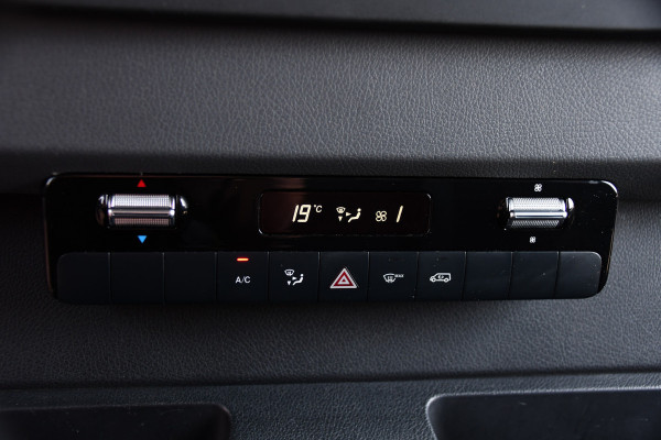 Mercedes-Benz Sprinter 319 V6 3.0 CDI L2H2 Black Edition Camera, Cruise, Carplay, LED, Automaat, 190pk, Multimedia, Lederstuur, Uniek!
