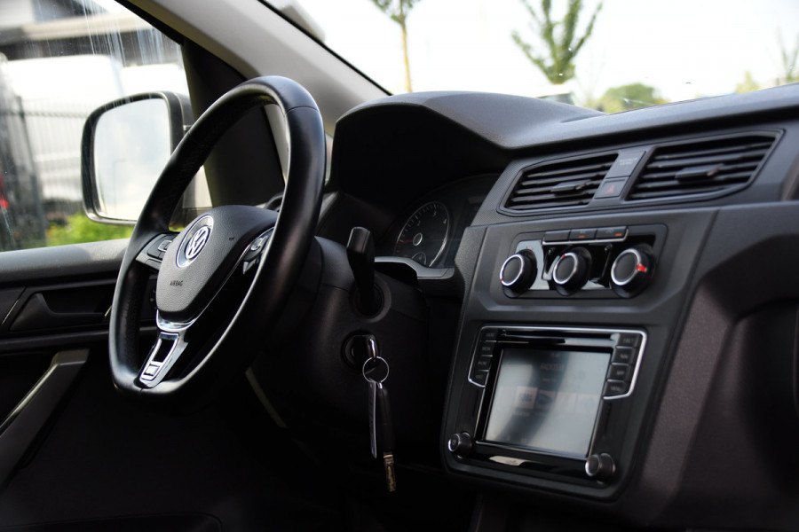 Volkswagen Caddy 2.0 TDI L1H1 PB Edition Cruise, Carplay, Sensoren, 185pk, Multimedia, Airco, Lederen stuur, Uniek!
