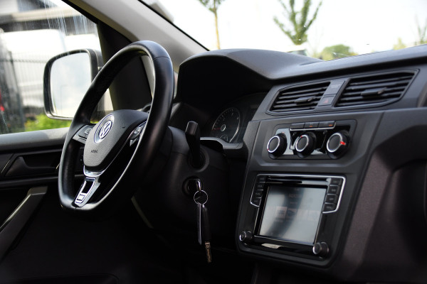 Volkswagen Caddy 2.0 TDI L1H1 PB Edition Cruise, Carplay, Sensoren, 185pk, Multimedia, Airco, Lederen stuur, Uniek!