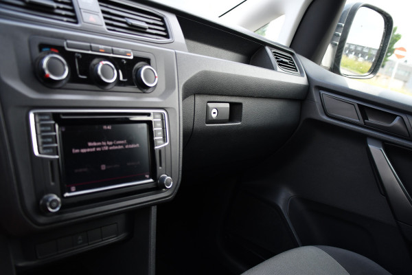Volkswagen Caddy 2.0 TDI L1H1 PB Edition Cruise, Carplay, Sensoren, 185pk, Multimedia, Airco, Lederen stuur, Uniek!