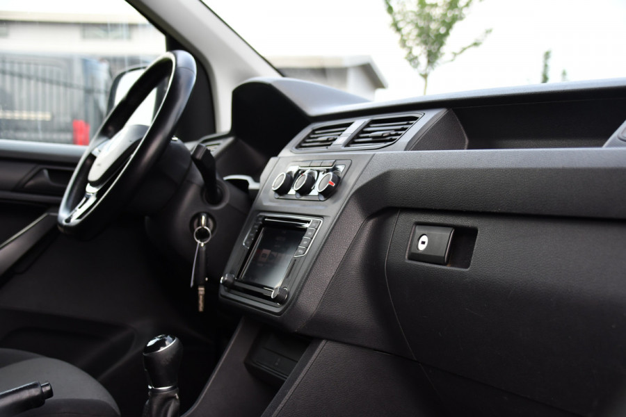 Volkswagen Caddy 2.0 TDI L1H1 PB Edition Cruise, Carplay, Sensoren, 185pk, Multimedia, Airco, Lederen stuur, Uniek!