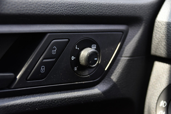 Volkswagen Caddy 2.0 TDI L1H1 PB Edition Cruise, Carplay, Sensoren, 185pk, Multimedia, Airco, Lederen stuur, Uniek!