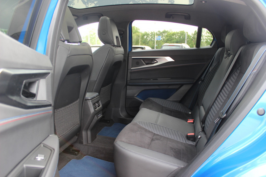 Renault Rafale 1.2 E-Tech full hybrid 200 esprit Alpine / NL Auto! / Panoramadak / 360Camera / Head-up / Harman Kardon / Matrix LED / Elektr. Stoelen / Stuur+Stoelverwarming / Dodehoek / DAB / ACC