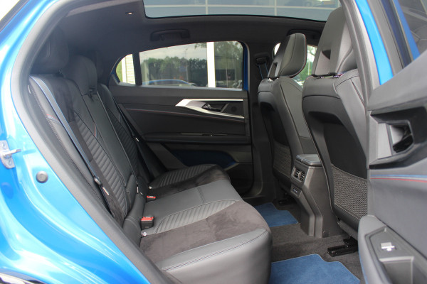 Renault Rafale 1.2 E-Tech full hybrid 200 esprit Alpine / NL Auto! / Panoramadak / 360Camera / Head-up / Harman Kardon / Matrix LED / Elektr. Stoelen / Stuur+Stoelverwarming / Dodehoek / DAB / ACC